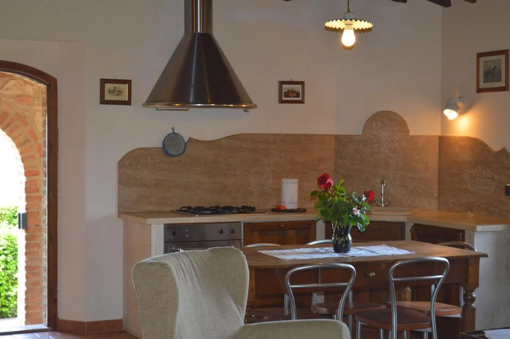 zuid-toscane-casa-la-medina-appartement-pontevecchio-keuken-eethoek-18-casamia