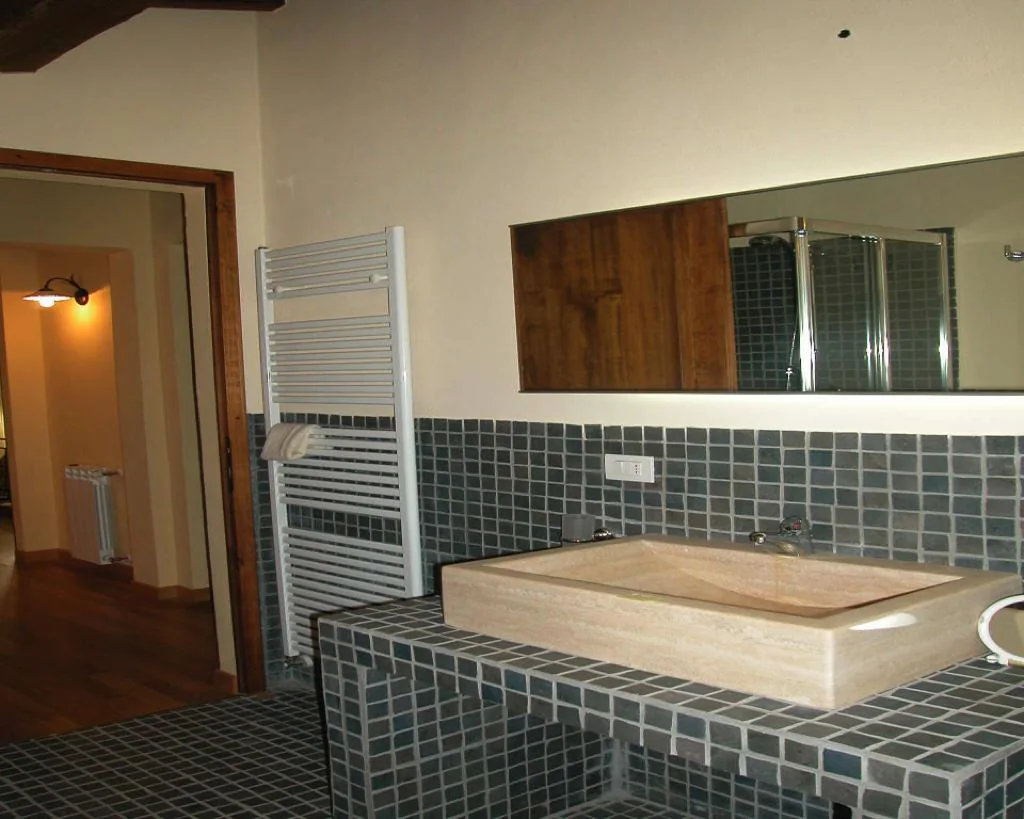 zuid-toscane-villa-la-leonina-villa-badkamer-02-casamia