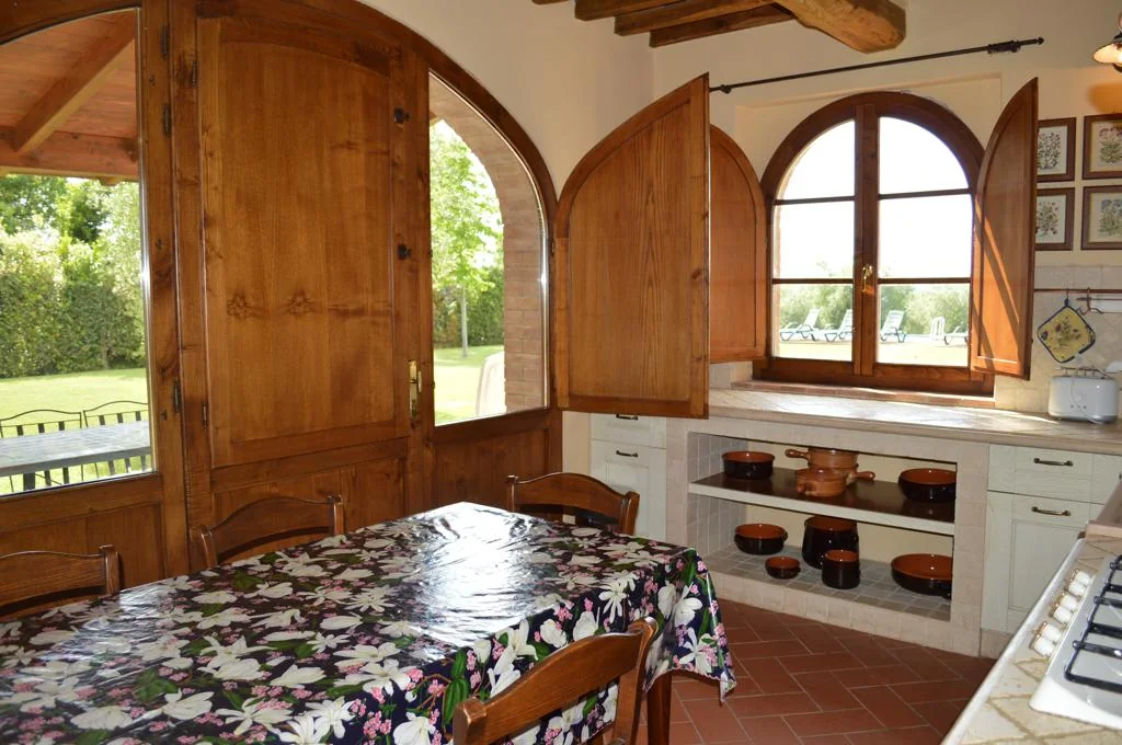 zuid-toscane-villa-la-leonina-villa-keuken-eethoek-06-casamia
