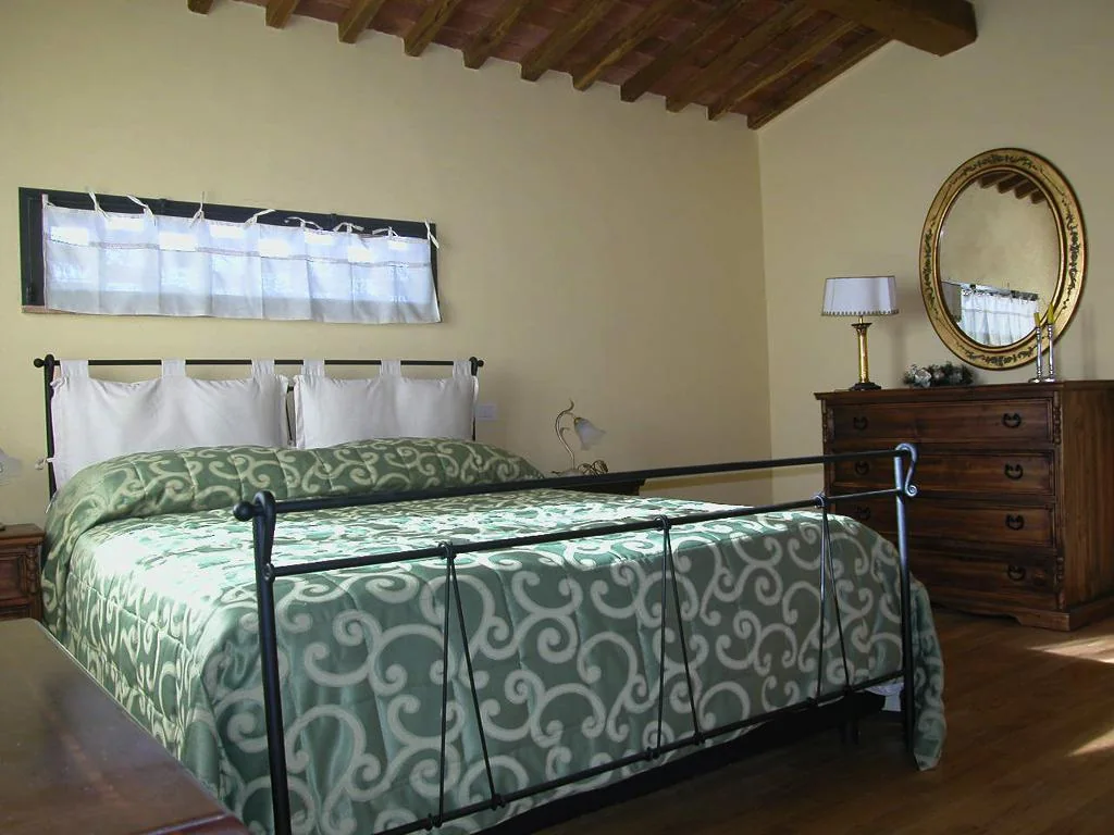 zuid-toscane-villa-la-leonina-villa-slaapkamer-01-casamia