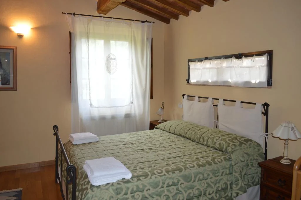 zuid-toscane-villa-la-leonina-villa-slaapkamer-12-casamia