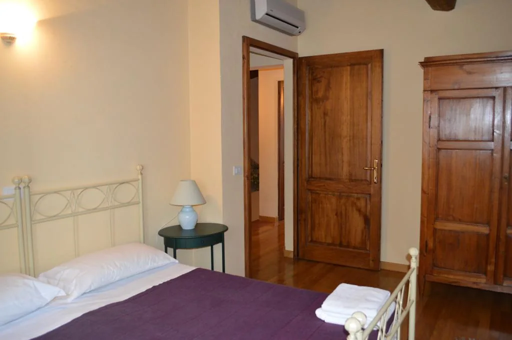 zuid-toscane-villa-la-leonina-villa-slaapkamer-14-casamia