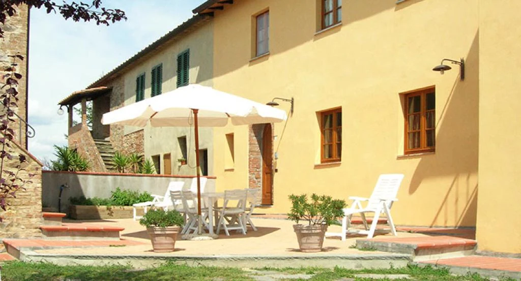 Hartje toscane agriturismo il monte olivo gevel met buitenzitjes