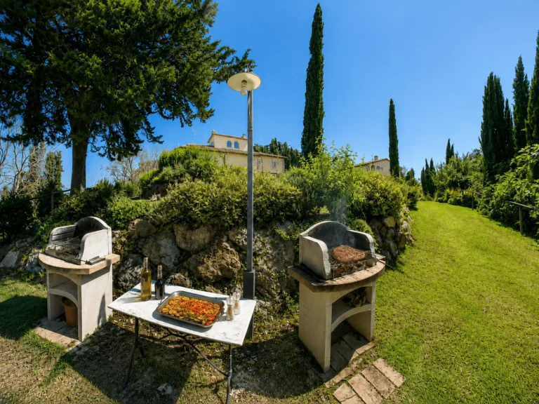 Hartje toscane borgo della meliana barbecues in de tuin