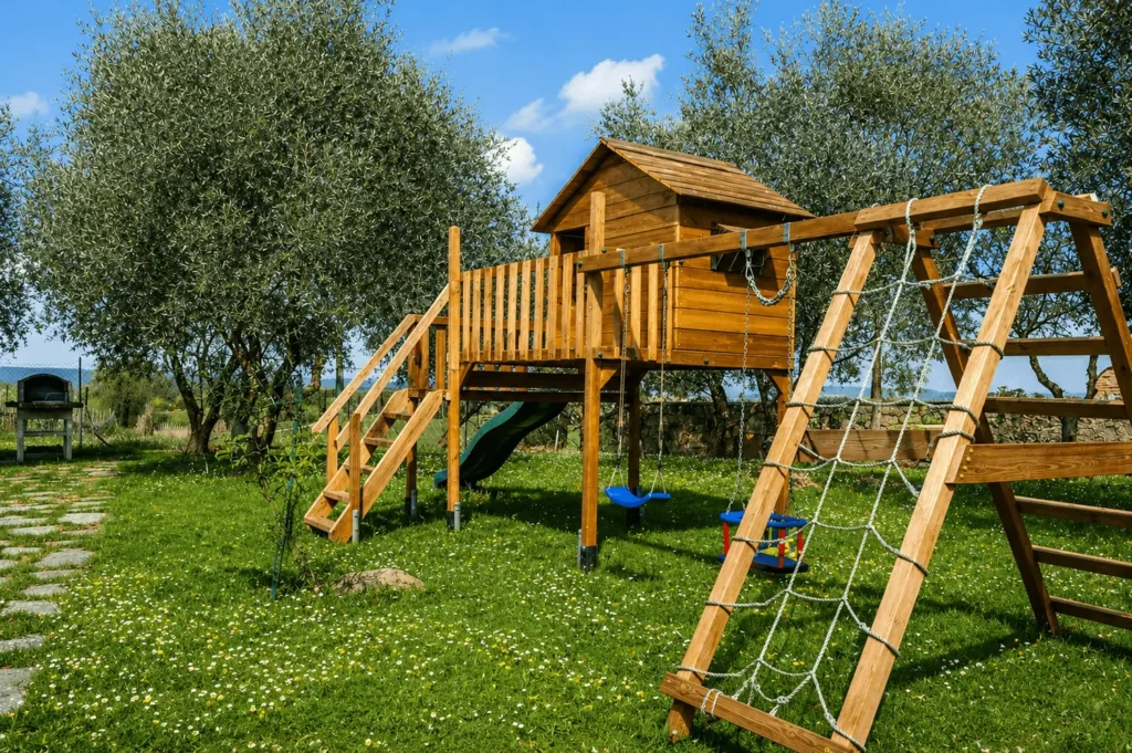 Hartje toscane borgo della meliana houten speeltoestel met schommels