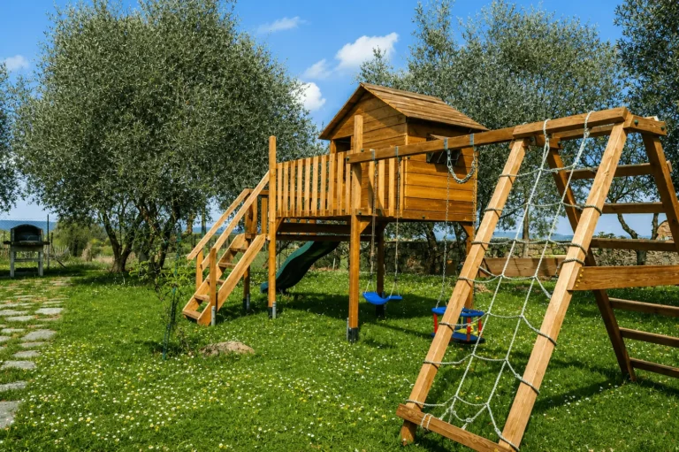 Hartje toscane borgo della meliana houten speeltoestel met schommels