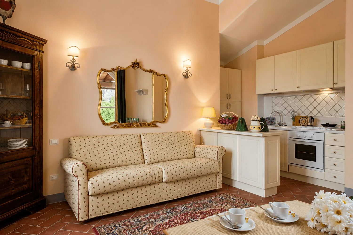 hartje-toscane-borgo-della-meliana-zithoek-met-bank-en-open-keuken-045-casamia
