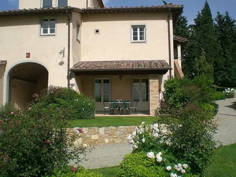 Hartje toscane borgo la meliana appartement gevel terras