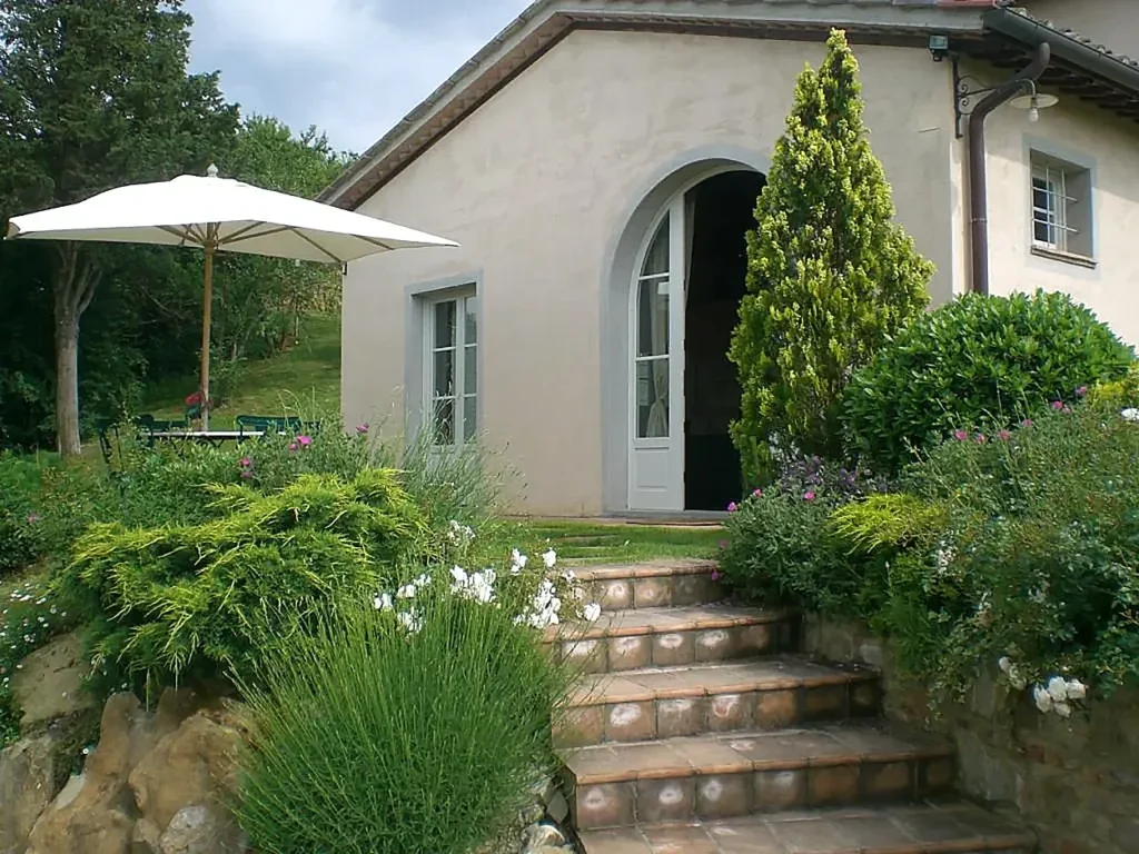 Hartje toscane borgo la meliana appartement tuin entree