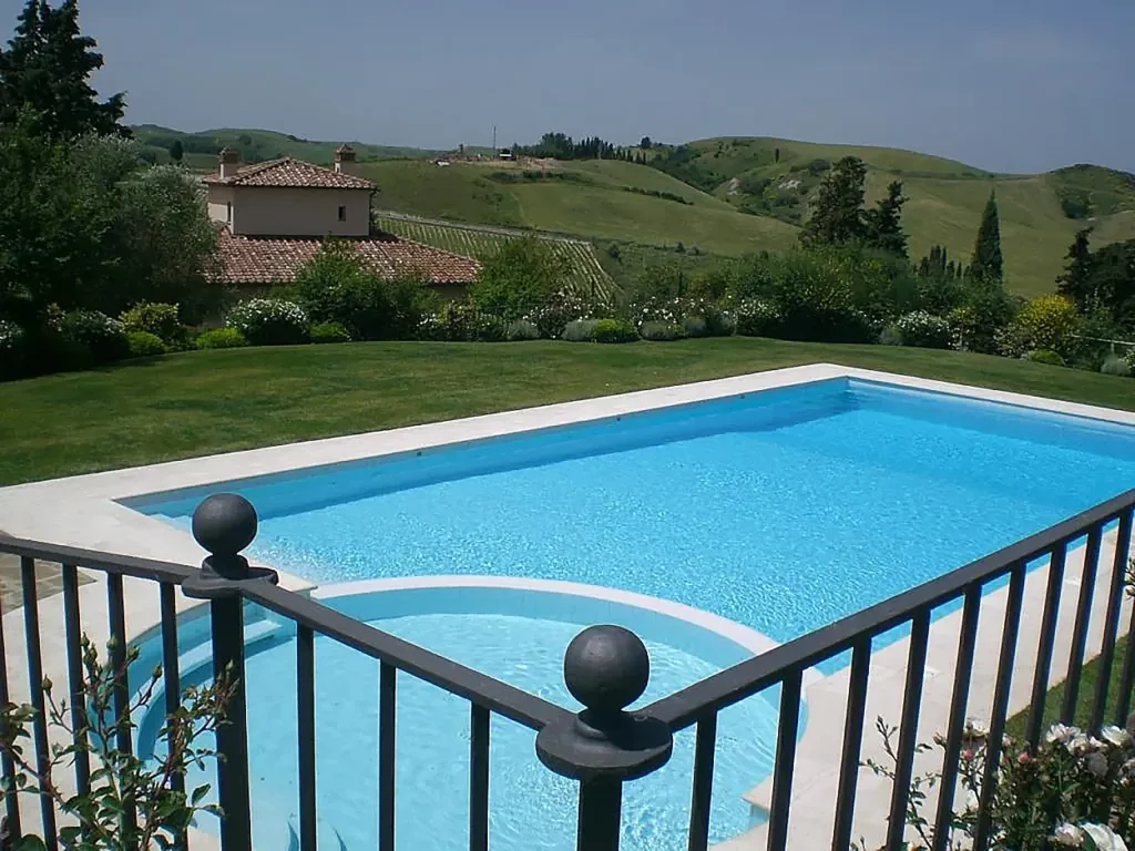 Hartje toscane borgo la meliana zwembad uitzicht