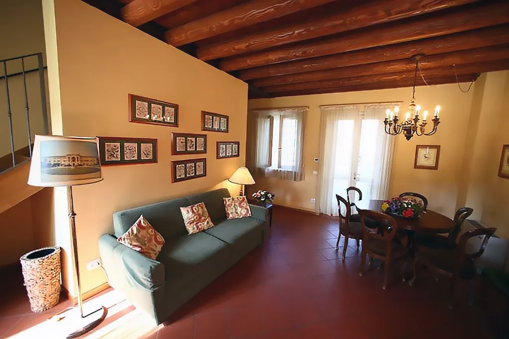 merengebied-corte-paradiso-appartement-quadrilocale-piano-terra-woonkamer-met-eettafel-035-casamia