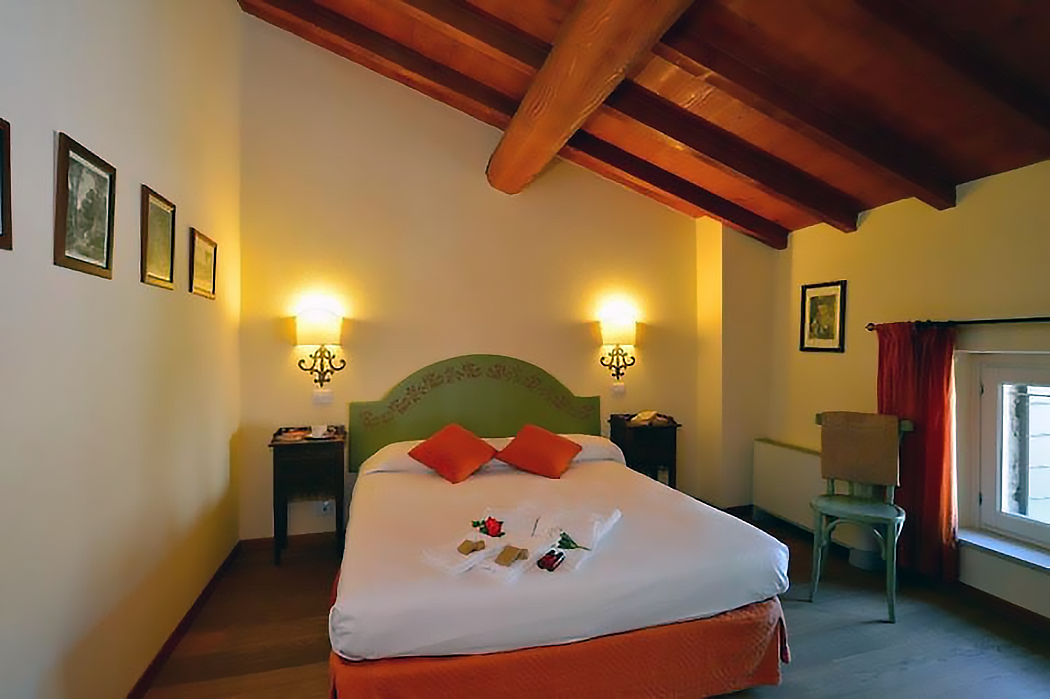 merengebied-corte-paradiso-appartement-quadrilocale-primo-piano-slaapkamer-met-tweepersoonsbed-033-casamia