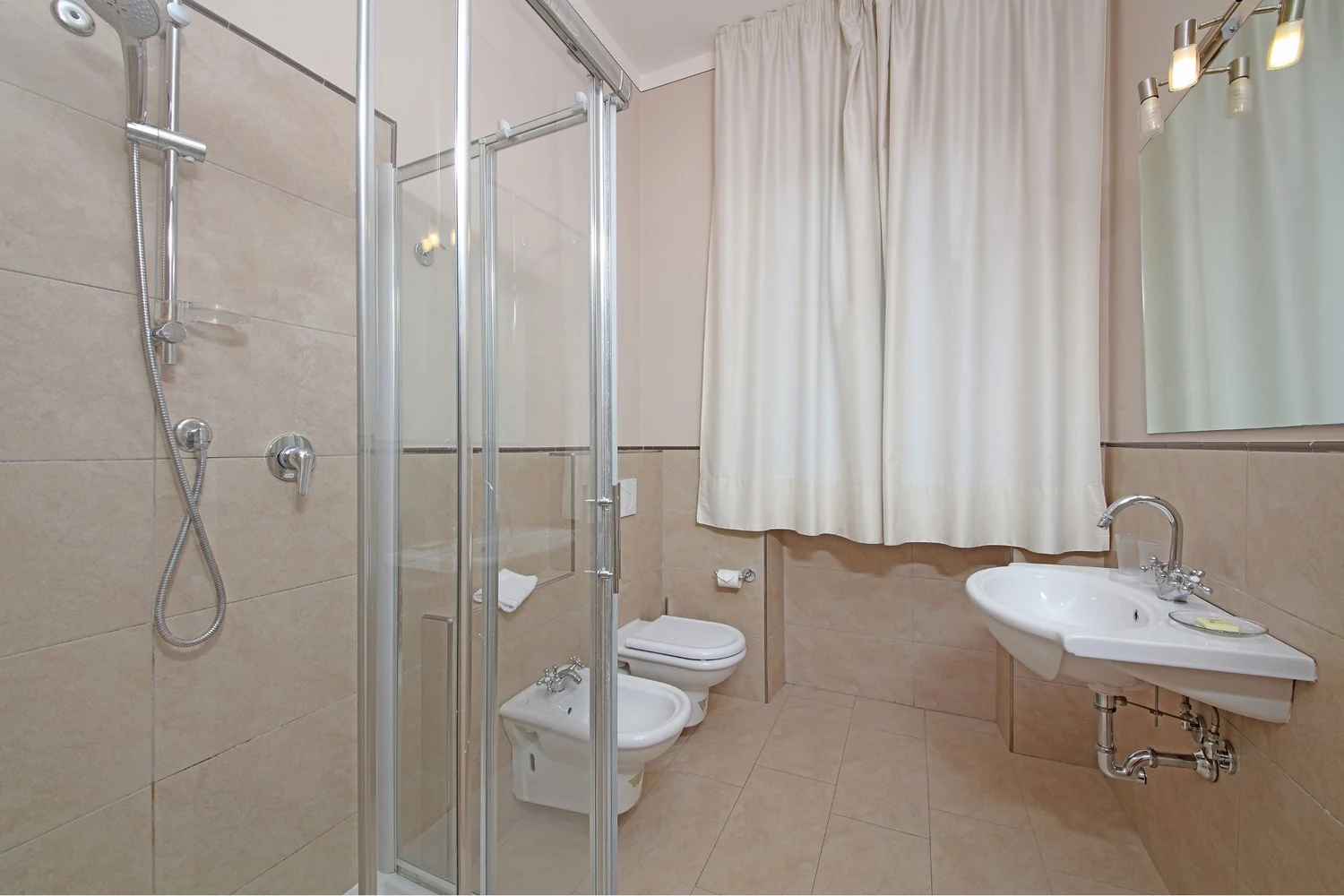merengebied-san-rocco-relais-familiesuites-badkamer-74-casamia