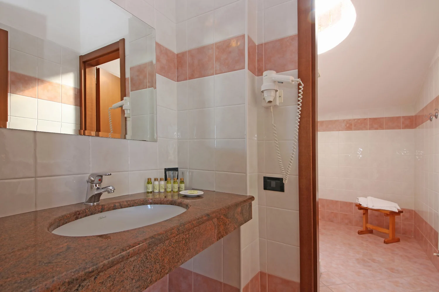 merengebied-san-rocco-relais-suites-met-kitchenette-badkamer-35-casamia