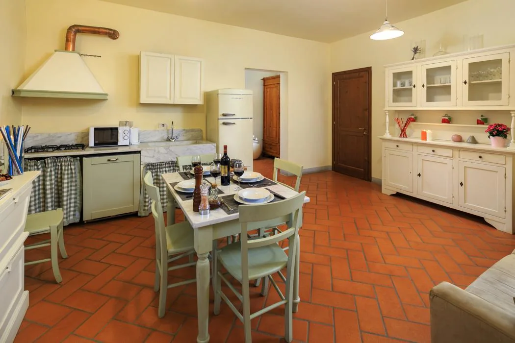 noord-toscane-agriturismo-streda-appartement-cabernet-keuken-met-eettafel-122-casamia