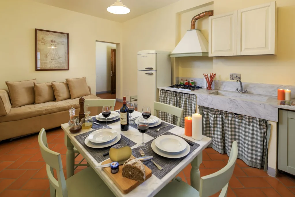 Noord toscane agriturismo streda appartement merlot woonkamer en eethoek