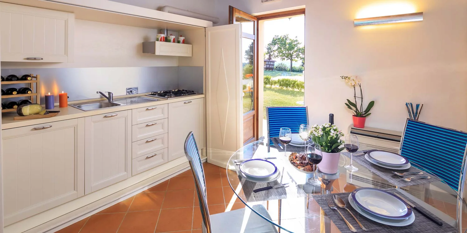 noord-toscane-agriturismo-streda-appartement-sassofono-woonkeuken-panorama-096-casamia