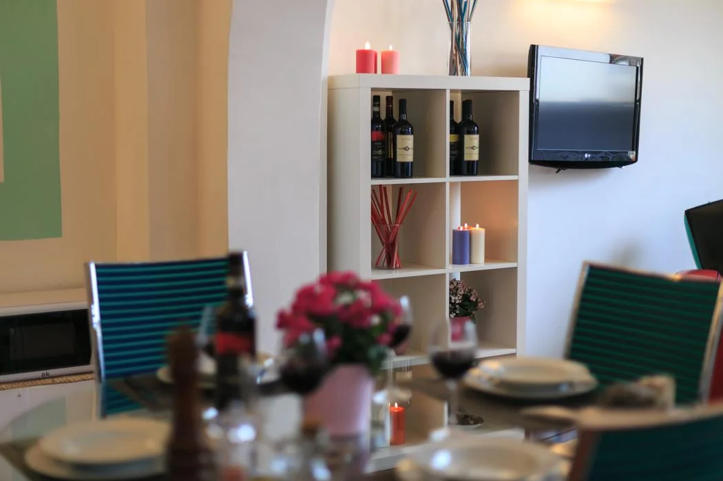 noord-toscane-agriturismo-streda-gedekte-eettafel-in-appartement-c053-casamia