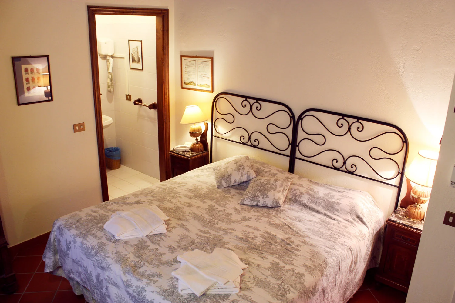 noord-toscane-tenuta-san-vito-frantoio-slaapkamer-11-casamia