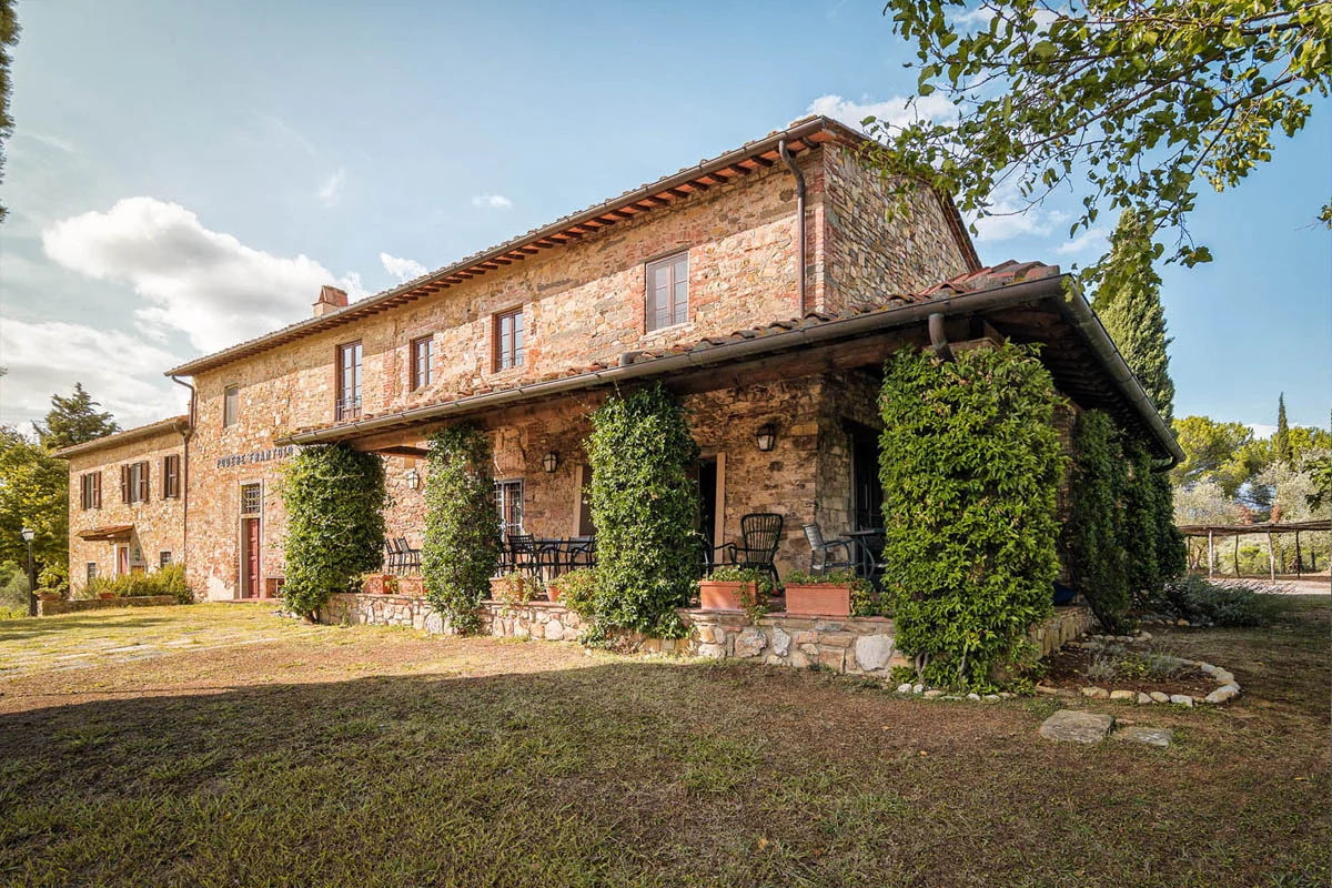 noord-toscane-tenuta-san-vito-frantoio-villa-buitenzijde-05-casamia