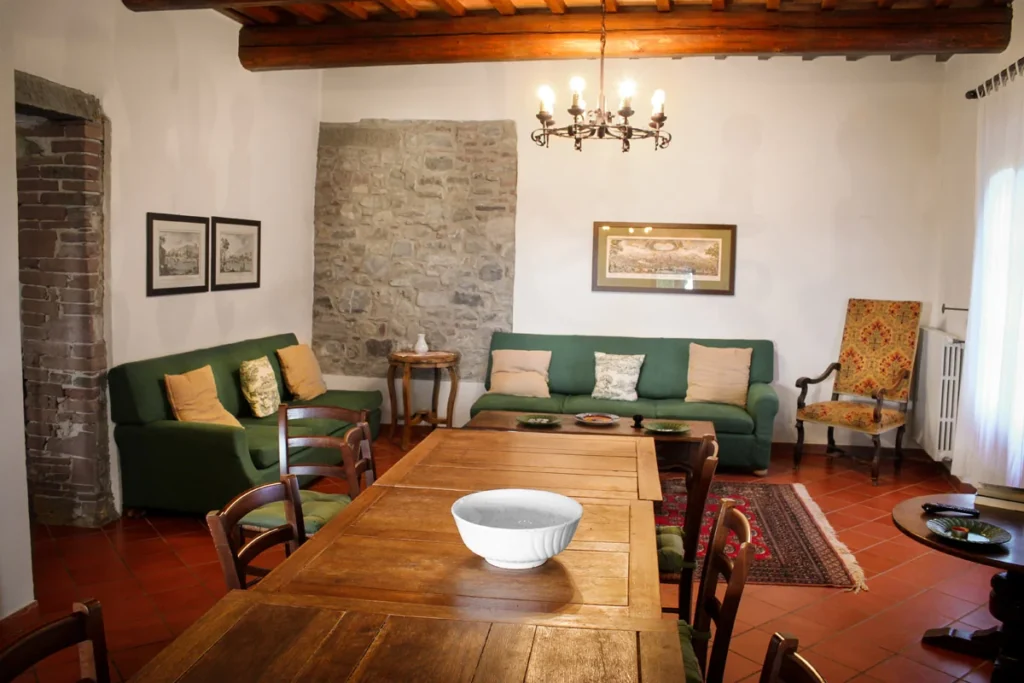 noord-toscane-tenuta-san-vito-frantoio-woonkamer-zithoek-06-casamia