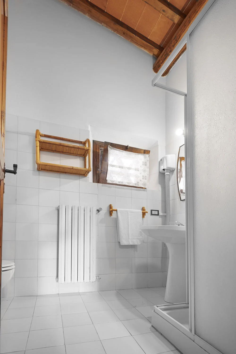 noord-toscane-tenuta-san-vito-la-rosa-badkamer-34-casamia