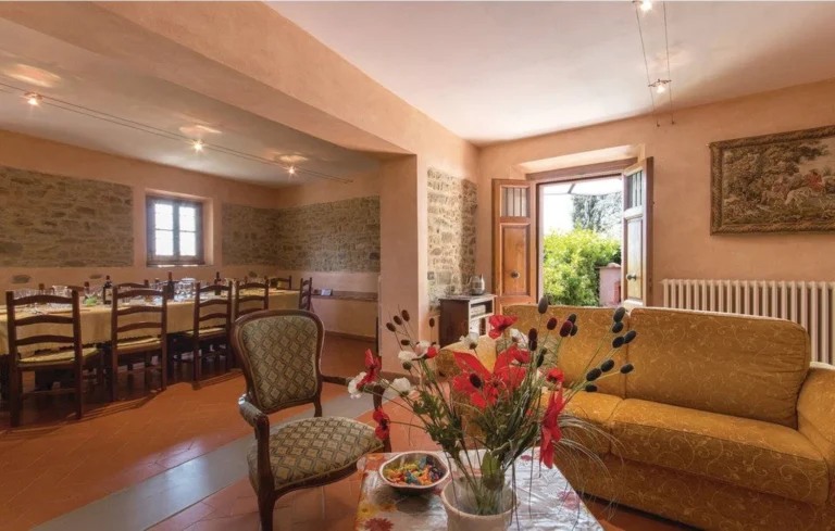 Noord toscane villa il villino woonkamer eetkamer