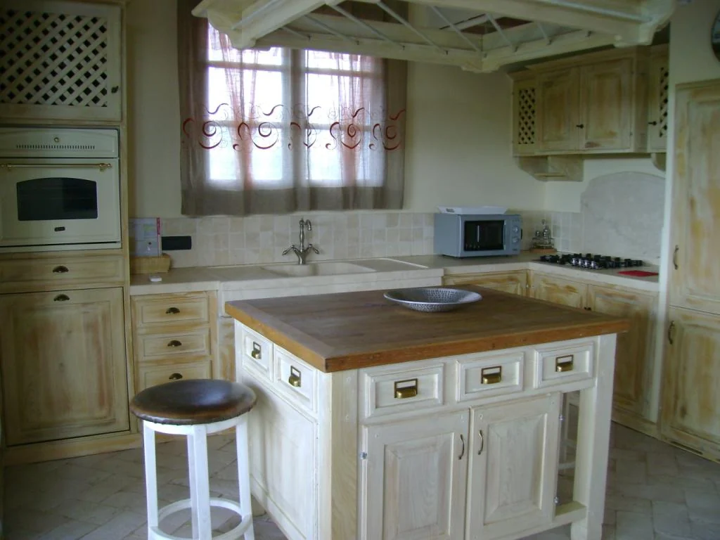 toscaanse-kust-agriturismo-del-re-appartement-keuken-kookeiland-47-casamia