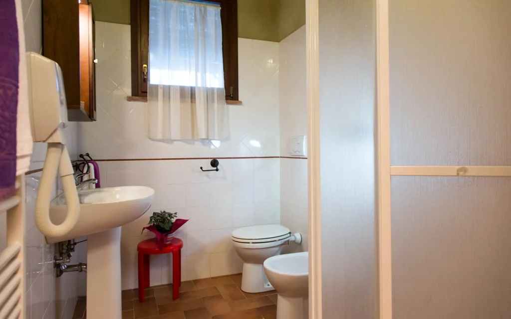 Toscaanse kust agriturismo il frutteto albicocca badkamer douche