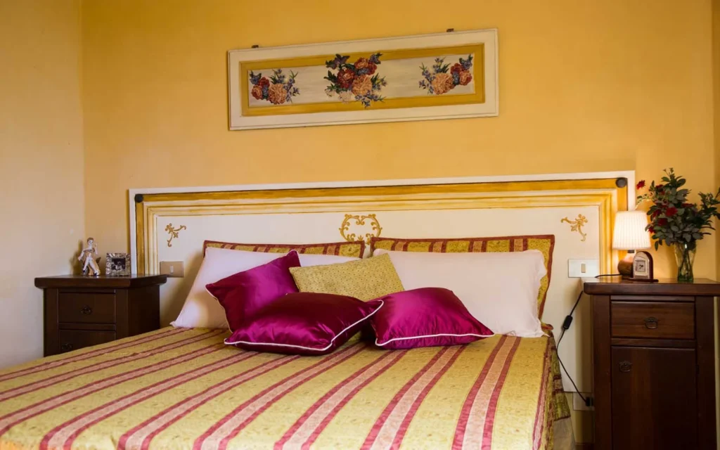 Toscaanse kust agriturismo il frutteto ciliegia slaapkamer bed