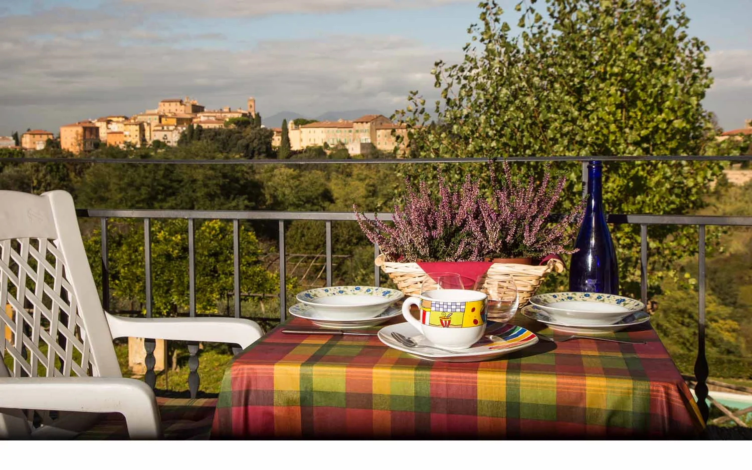 toscaanse-kust-agriturismo-il-frutteto-ciliegia-terras-ontbijt-054-casamia
