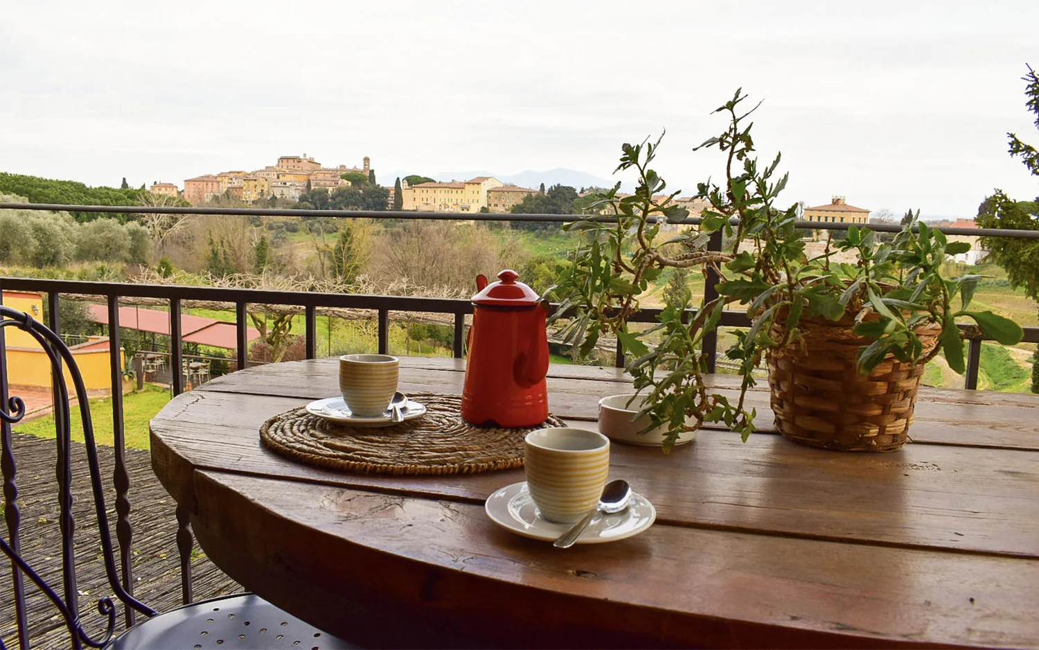toscaanse-kust-agriturismo-il-frutteto-ciliegia-terras-uitzicht-040-casamia