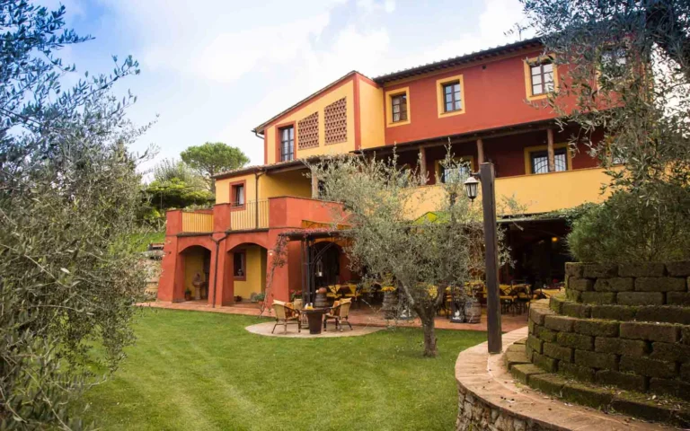 Toscaanse kust agriturismo il frutteto gebouw tuin