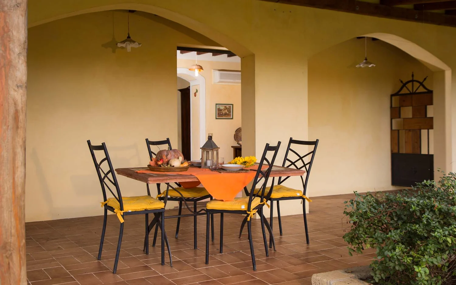 toscaanse-kust-agriturismo-il-frutteto-mela-overdekt-terras-115-casamia