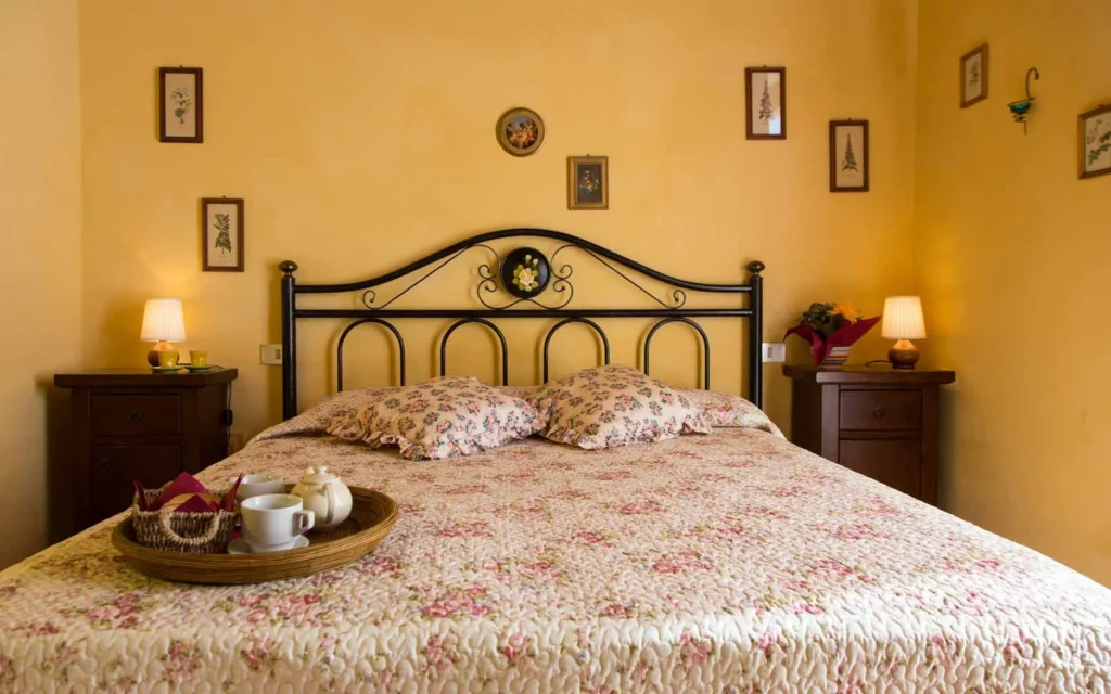 Toscaanse kust agriturismo il frutteto mela slaapkamer overzicht