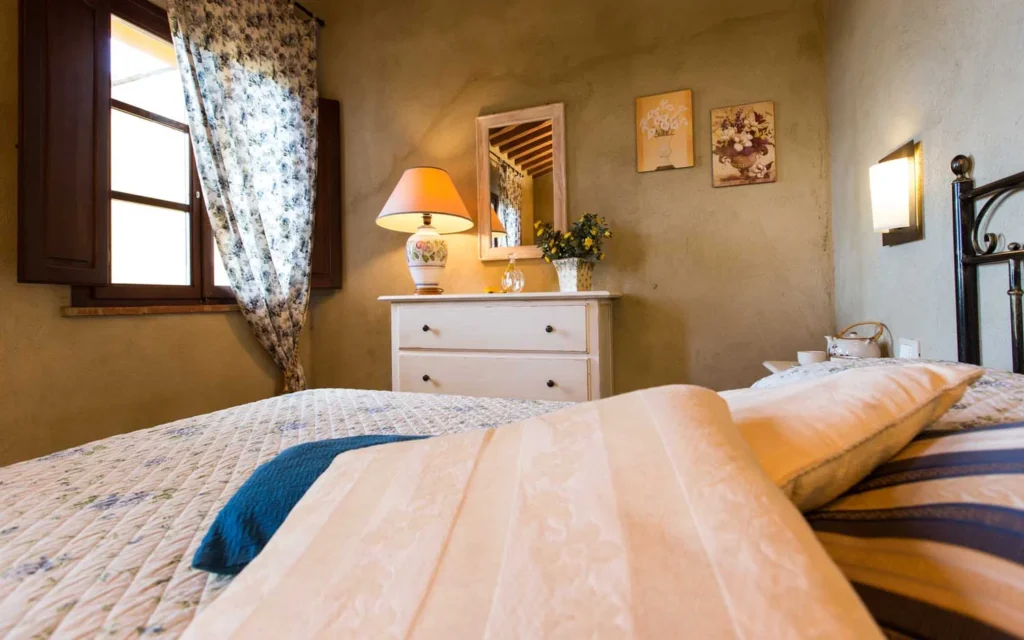 Toscaanse kust agriturismo il frutteto nespola bed detail