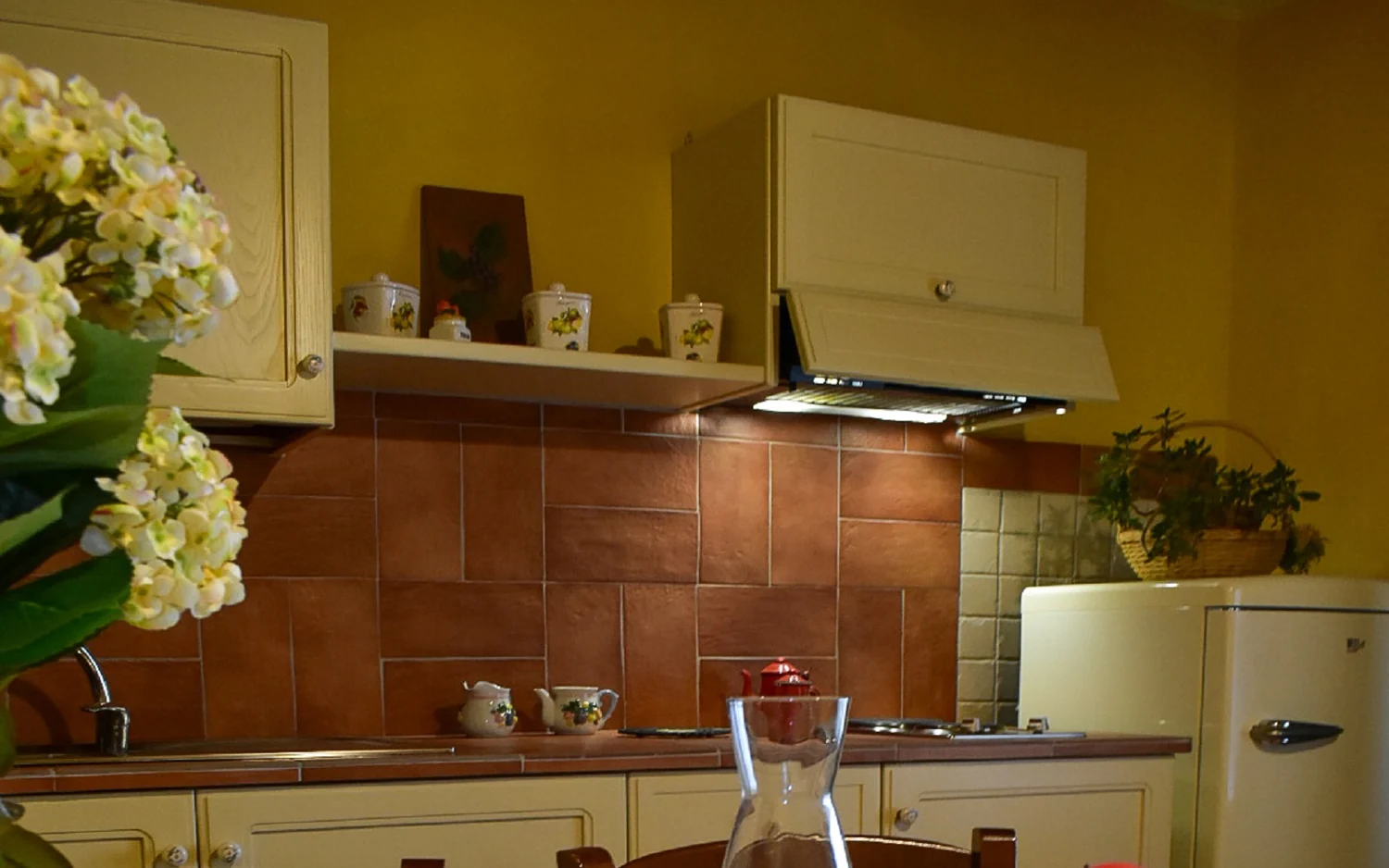 toscaanse-kust-agriturismo-il-frutteto-uva-keuken-overzicht-178-casamia