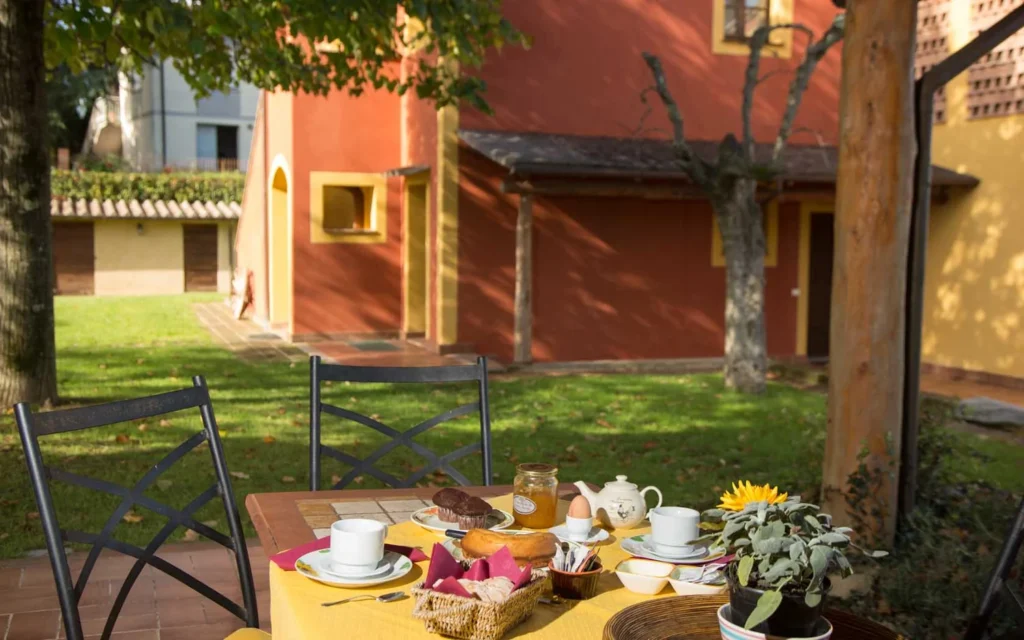 Toscaanse kust agriturismo il frutteto uva terras gebouw