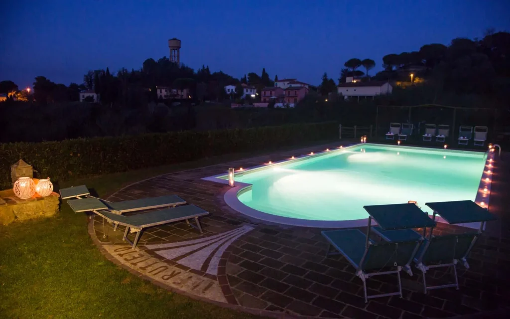 Toscaanse kust agriturismo il frutteto zwembad avond