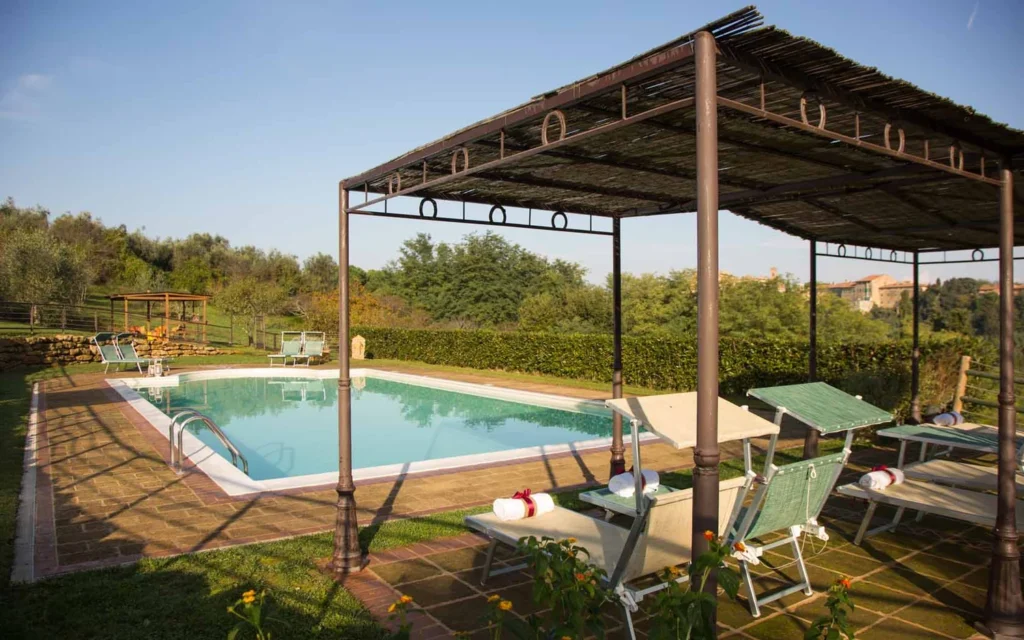 Toscaanse kust agriturismo il frutteto zwembad ligbedden
