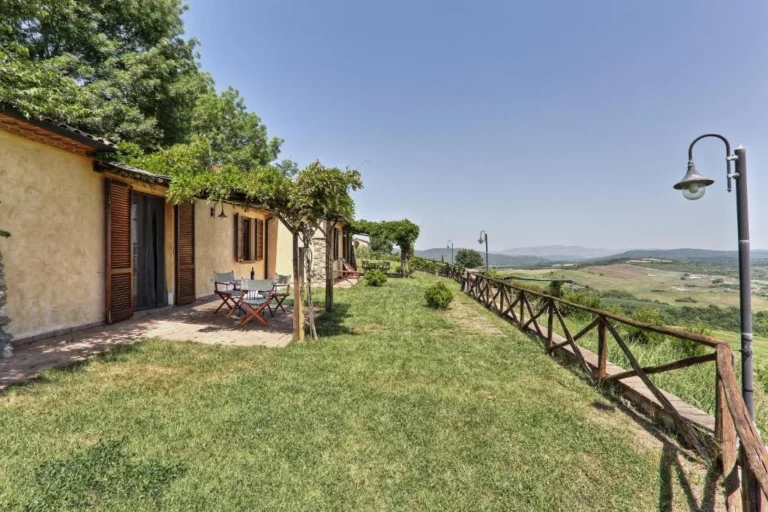 Toscaanse kust borgo di montemurlo appartementen met tuin en uitzicht