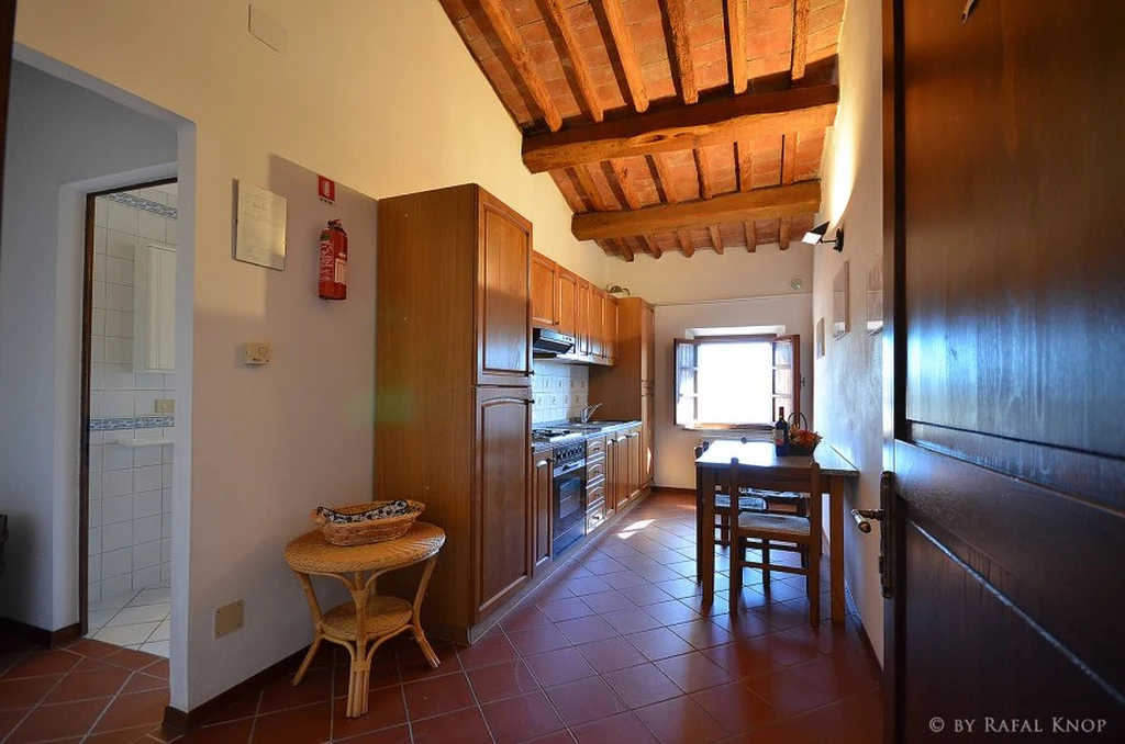 Toscane il gattero pervinca keuken met eettafel
