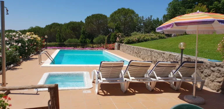 Umbria villa lena zwembad ligbedden