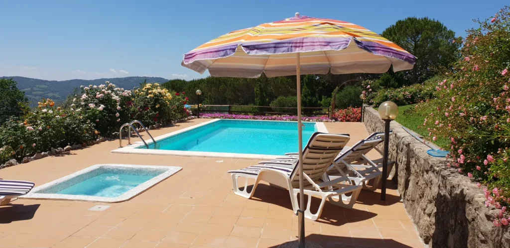 Umbria villa lena zwembad parasol