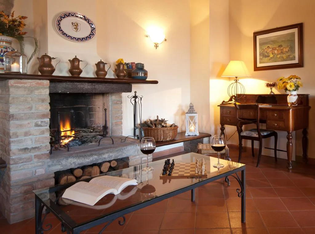 umbrie-forte-sorgnano-appartement-il-belvedere-open-haard-03-casamia
