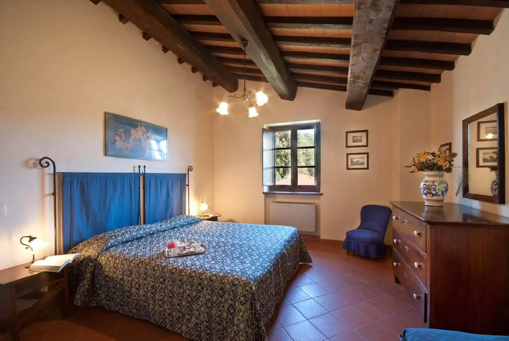 umbrie-forte-sorgnano-appartement-il-granaio-slaapkamer-03-casamia