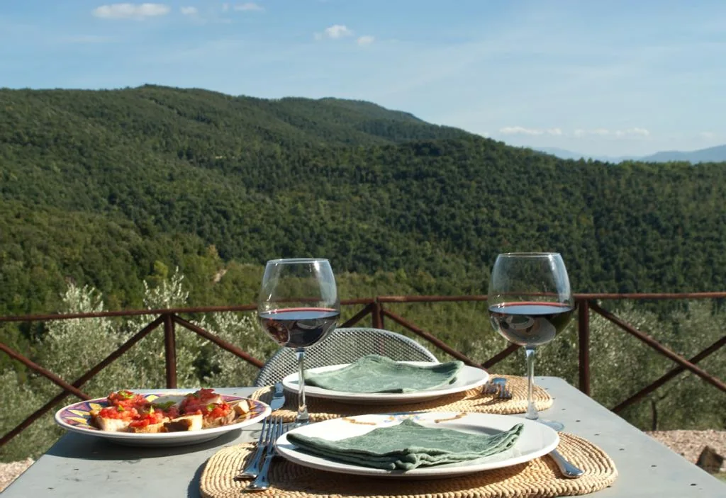 umbrie-forte-sorgnano-appartement-l-uliveto-ontbijt-uitzicht-05-casamia