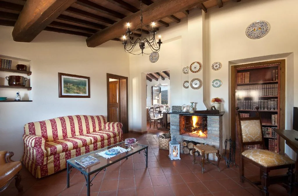 Umbrie forte sorgnano appartement la torre woonkamer open haard